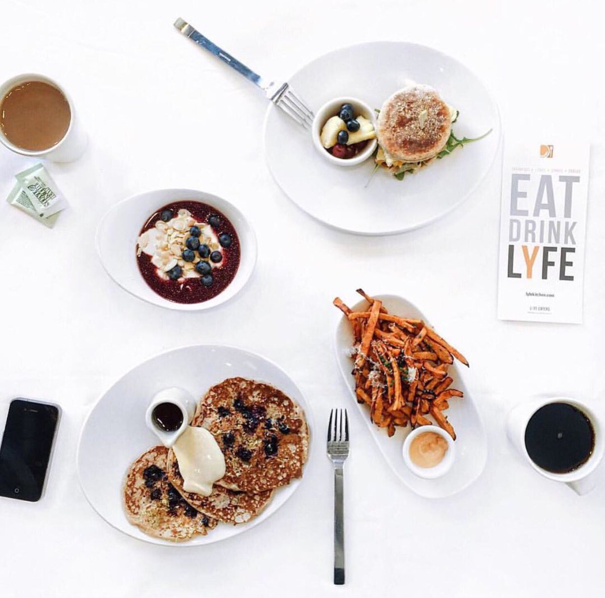 @LYFEKitchen is a fast-casual restaurant and focuses on healthy-eating. || 📷: <a href="/utran0924/">Uyen Tran</a> #fabfoodchicago