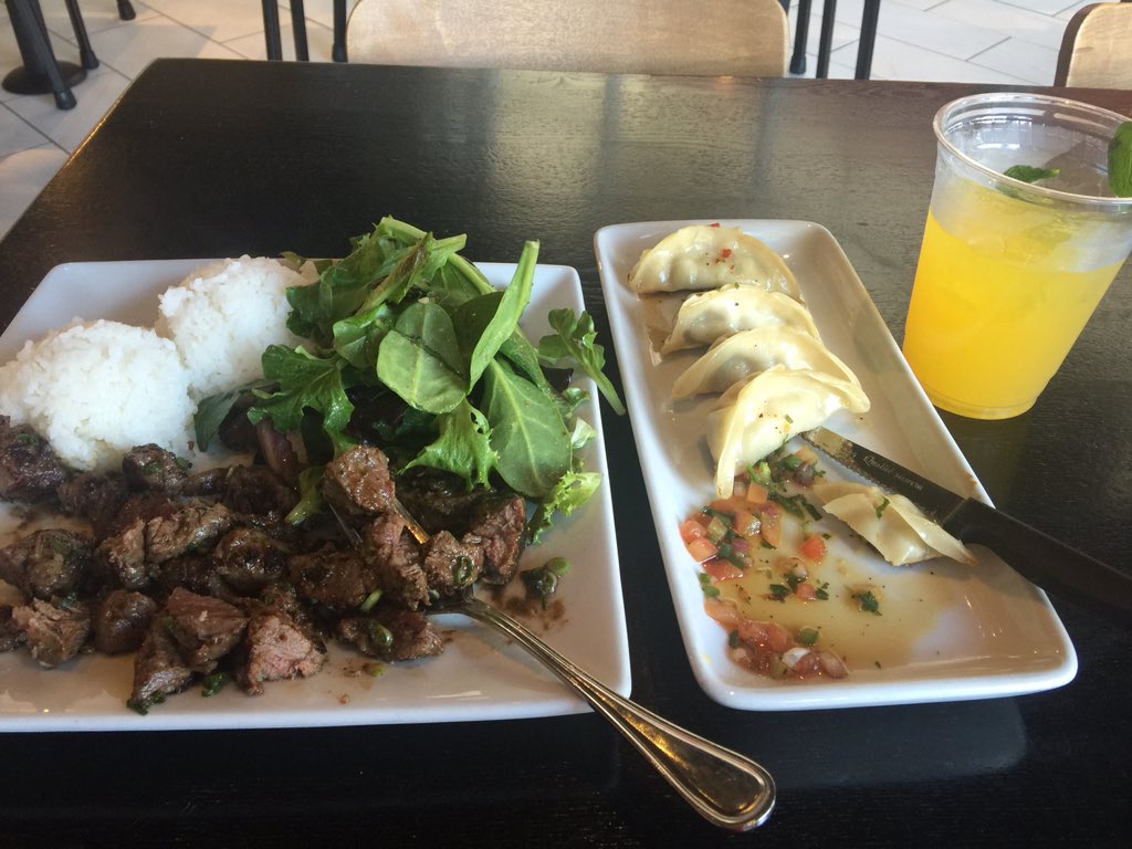 Komodo Venice😜🍗🍖 right near golds Venice. My favorite part of training😜💪🏻🏋 the mango juice is sooo good!