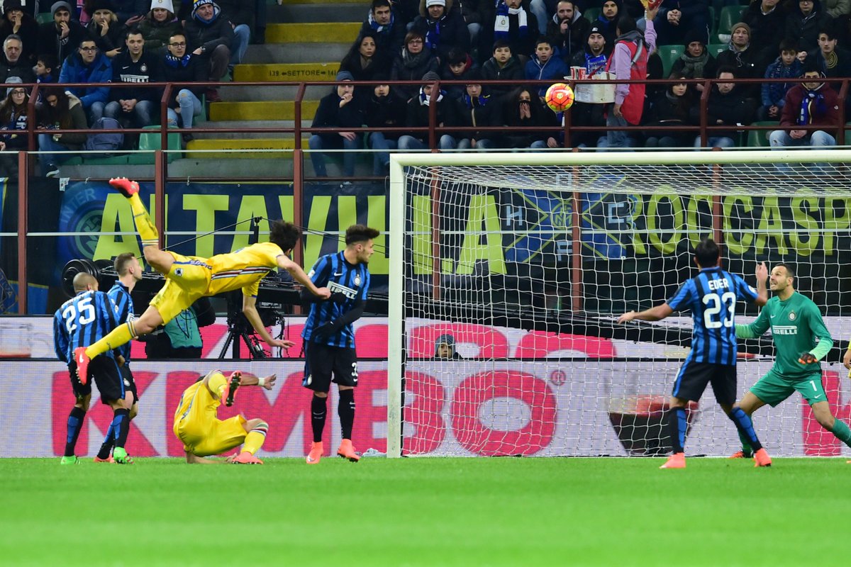 #LiveBolanet HT: Inter 1-0 Sampdoria (23' D'Ambrosio) | Possessions: 45%-55% | Shots: 3-8 | Tackles: 8-7