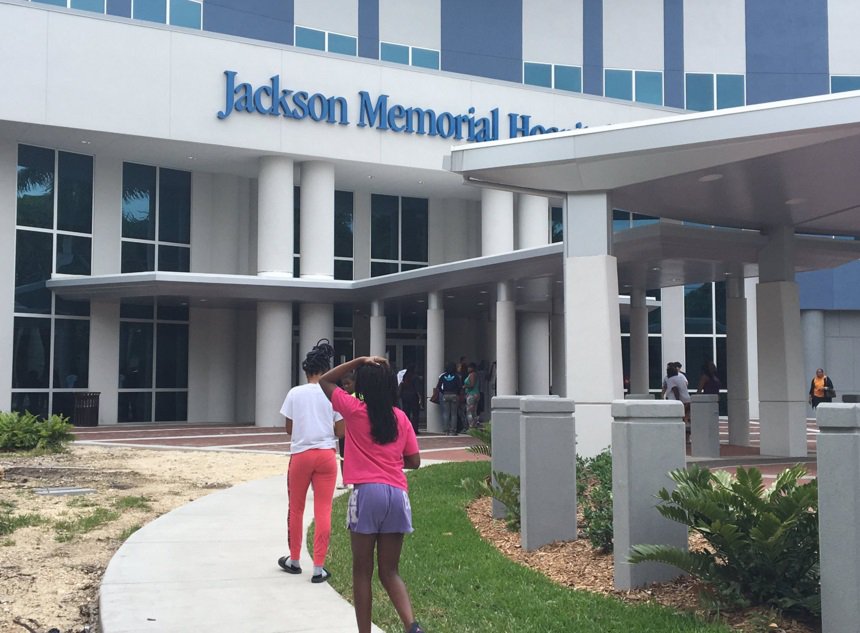 .@TVAmyViteri talks to grandmother of boy killed. She was in tears at Jackson Memorial bit.ly/20M0kyR?utm_me… https://t.co/eLrmsvYG3L