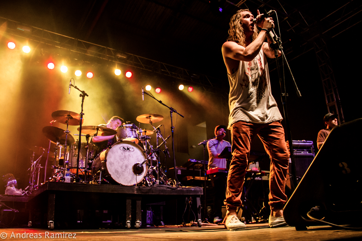 dirtyheads's tweet photo. "No matter where I go, my past is still the same. So it's time to just let go, make way." https://t.co/0pIhhwSEc1