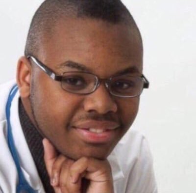 RiceGum's tweet photo. Phone in 1% still. Here's a selfie to remember me when I'm gone https://t.co/9iohw44d1I
