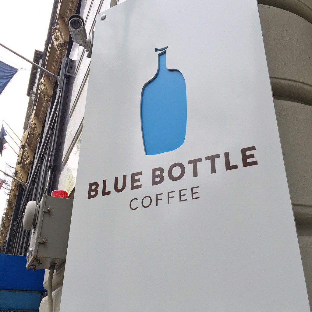 yoriental's tweet photo. 따뜻한 토요일. blue bottle coffee. Bryant Park. 봄이오려나. https://t.co/7rOlhEVbcR