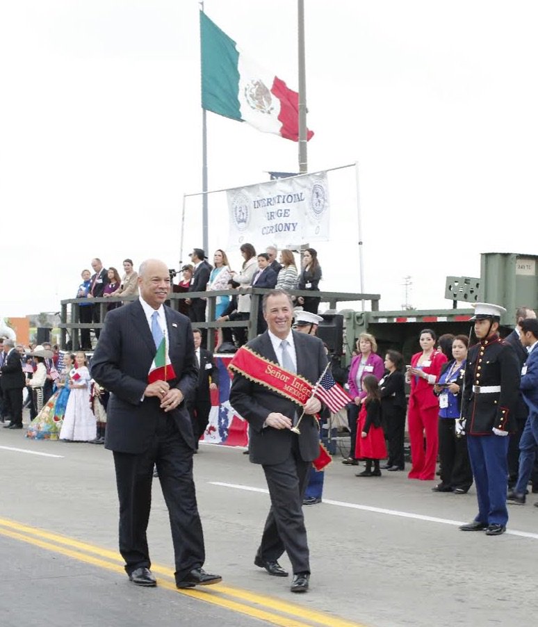 Titular de Sedesol participa en Ceremonia del Abrazo en Texas - CbrF1bWW4AgZyLi