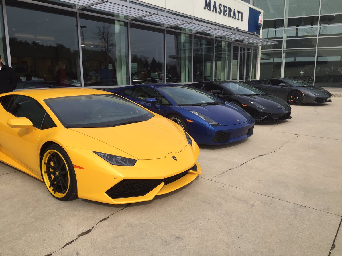 KarlJayG's tweet photo. in ben's #blackmamba #lamborghini #aventador w/ @psistormgaming gear #DCExotics https://t.co/AwnO2ijdyk https://t.co/Df0A0bIJhf