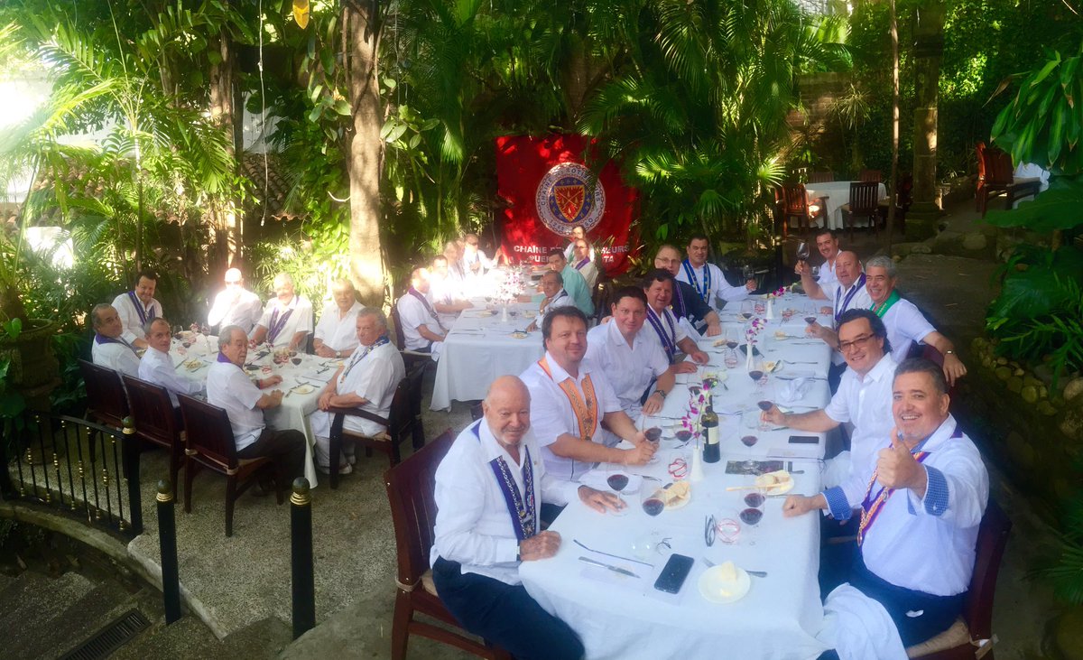 laguiadefa's tweet photo. #chainedesrotisseurs #vallarta @cafedeartistes @ThierryBlouet @ChaineParisHQ @chainerotisseur #vivelachaine!! https://t.co/k1JQStDDB8