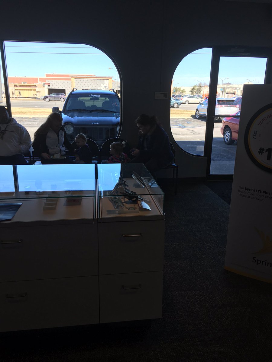 _team_madness's tweet photo. #GettingBetterEveryday #networkParty #teamMadness
Customer appreciation https://t.co/yzl8UHD8ov