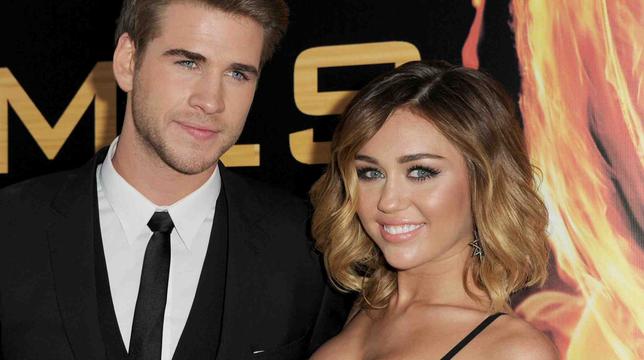 WakeUp_AndSmile's tweet photo. Miley Cyrus And Liam Hemsworth Might Actually Be Married Already  https://t.co/GAGj7CBCrp https://t.co/q1g2v8rnn0