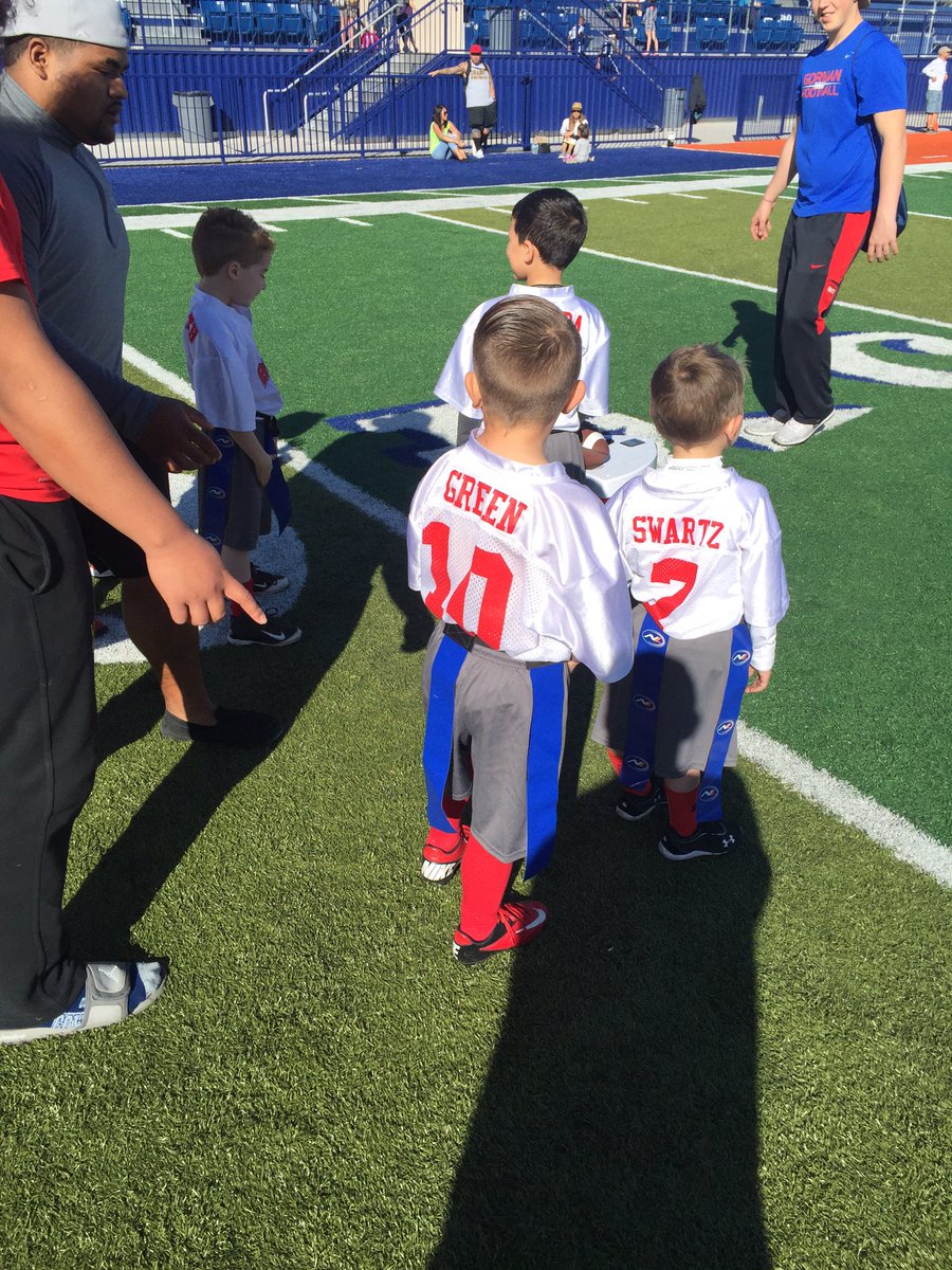 BishopGormanFB's tweet photo. The undefeated Badgers prepping for another win!!! #NextLevelFlag #AtBishopGorman #DoNotMissOutForNextYearsLeague https://t.co/iITlrgGZvP