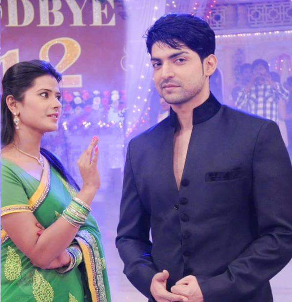KanikaDhiman's tweet photo. #Happy4thYearPunarVivahZMDYashAarti @kratikaonly @gurruchoudhary #bestCoupleEver #aarya #MissDem #LoveYouBoth #PV https://t.co/HC87eldk4J