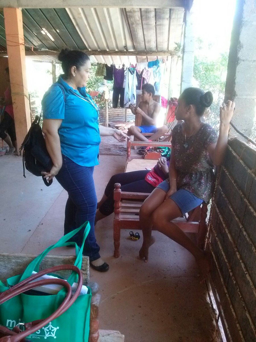MidesLaChorrera's tweet photo. Alfabetización MIDESLa Chorrera  sensibiliza y capacita iletrados y voluntarios en Lagartera Grande @AlcibiadesVV https://t.co/XB6DJM9I9f