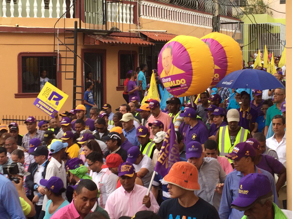 isatejeda25's tweet photo. Lo bueno no se cambia por eso @ReinaldoPared sigue trabajando y hoy será desde #LaZurzaConReinaldo ven con nosotros! https://t.co/iRxfeTVYj1