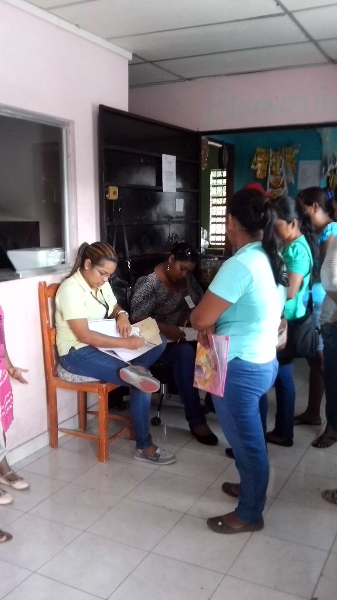 MidesLaChorrera's tweet photo. Alfabetización MIDESLa Chorrera  sensibiliza y capacita iletrados y voluntarios en Lagartera Grande @AlcibiadesVV https://t.co/XB6DJM9I9f