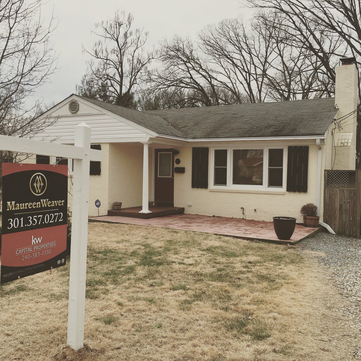mocweaver's tweet photo. Reunited with an old family friend to help her &amp; her husband sell their first home.#lovemyjob #multipleoffers #SOLD https://t.co/mGeQC9pWLW
