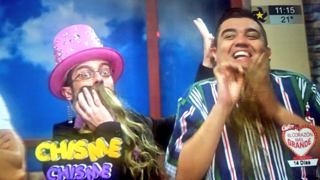Vanzzini's tweet photo. La comedia sabátina inigualable y irrepetible de @angelcastrotv y su servidor. https://t.co/OnypXcQn4M