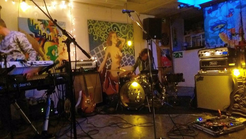 paper_motion's tweet image. Tonight we're playing at a secret location. #soldout