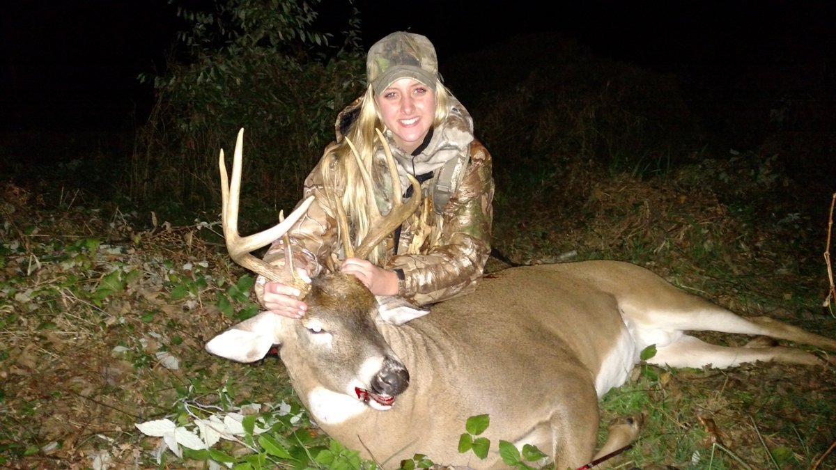 GoHuntPAMoment's tweet photo. #FemaleHunters #WomenHunters @Aukamp_08the smiles in Chester Co. #Pennsylvania @PAGameComm #MyGoHuntPaMoment https://t.co/fVm2mAfgTx