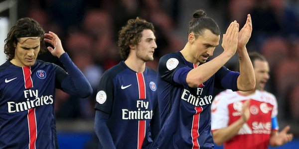 geglobo's tweet photo. Com golaço impedido de Ibra, PSG goleia o Reims por 4 a 1  https://t.co/TzC3iIRI4o https://t.co/ZKX9TFsp7w
