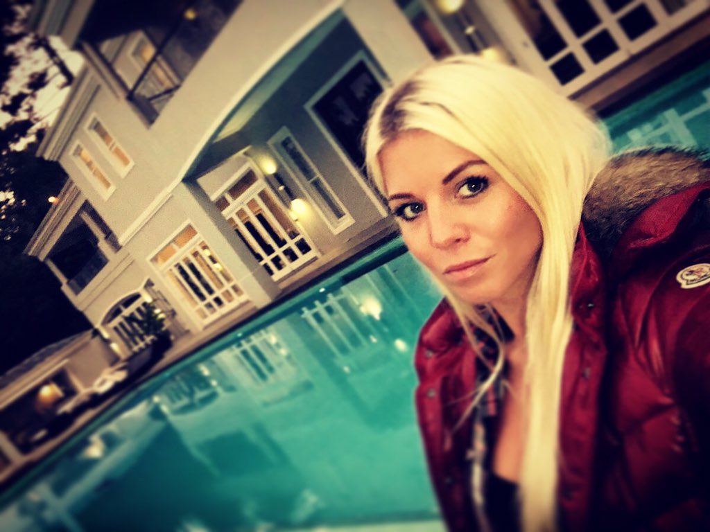 JessicaThivenin's tweet photo. Bye bye Cape Town ✈️ #LMSA https://t.co/ZGzGcQ5Pul