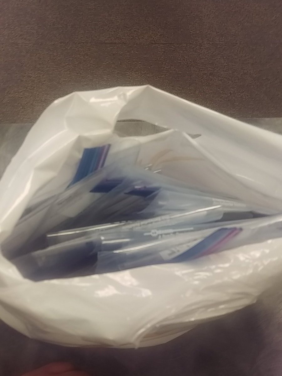 delgado_lin's tweet photo. About to go out and flyer drop!! 50 flyers 50 driveways @WL_GreatLakes @wl_byoung @probertson2533 @TheRealDanDubya https://t.co/kjLyIRyUsn