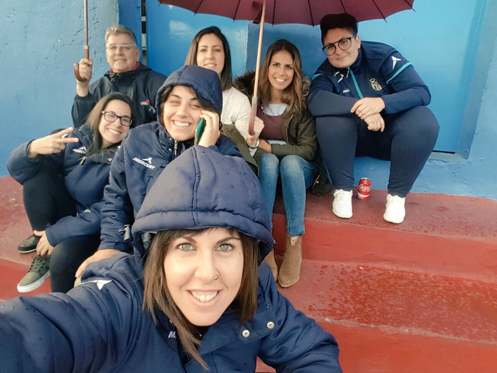 CDTFemenino's tweet photo. El resto del equipo listo y abrigado para animar #vamosUDGTenerifeEgatesa https://t.co/ENT9RktGOw