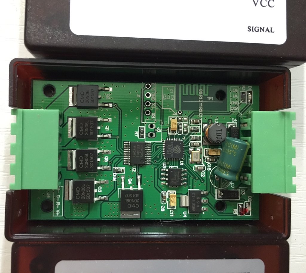 terramultimedia's tweet photo. Spielabend im @netz39: powered by #esp8266 #tgifProject https://t.co/rVmTzs1Yrf