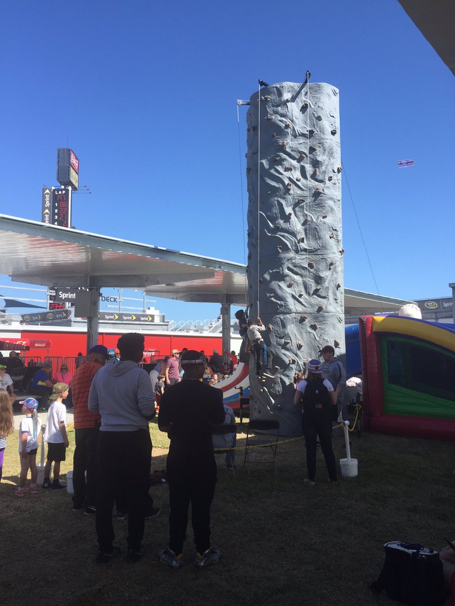 Chris__Espinoza's tweet photo. Lots for kids to do here in the #SprintFanZone. @DISupdates doing a good job attracting our next generation of fans. https://t.co/USc33gKQLH
