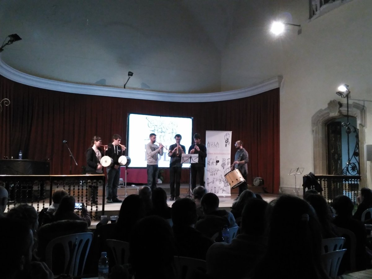 rarmeng1's tweet photo. II Misteri Folk. Auditori de #Cervera. Cada any es fa més gran. #SenyMajor. https://t.co/g9cmWCx0sw
