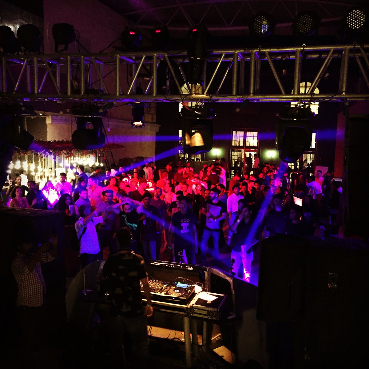 CraftDbb's tweet photo. These people know the perfect way to spend this weekend is at The Lab at Craft. #nightlife #weekend #music #craftdbb https://t.co/9YfQMsYvu2