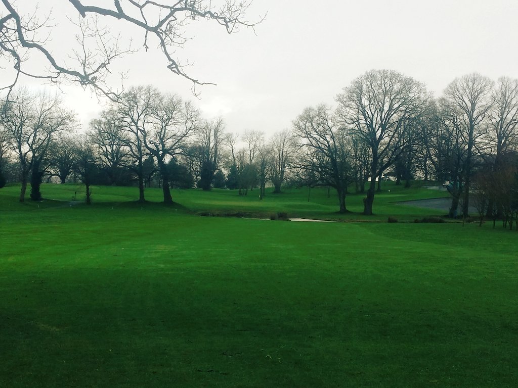 daveleathemgolf's tweet photo. Great day playing @EdenmoreGC with @Chris_Moulds was nice to play a full 18 holes on real greens! Good greens to! https://t.co/MuUhnUgVm5