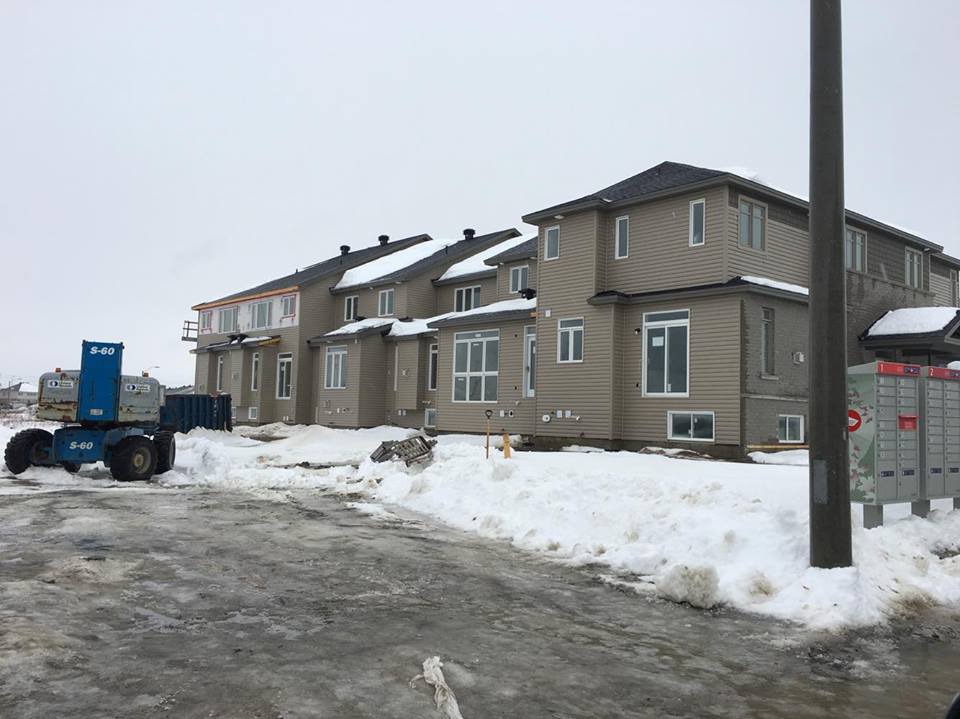 ClaridgeBWT's tweet photo. The exterior of Block 13 now has siding, vinyl shake, and cement board installed! 
#SiteProgress #NewHomes #Kanata https://t.co/HKwwsqBTDc