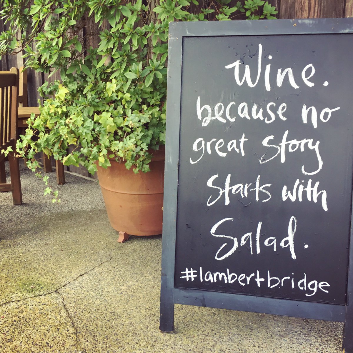 LambertBridge's tweet photo. Hello weekend! #winelovers #lambertbridge #sonomacountry https://t.co/LeQhkwgZNW
