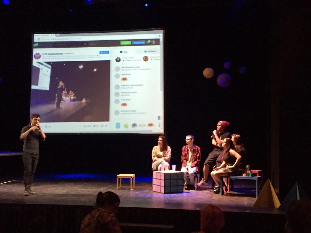 #youtubers, #younowers y #booktubers juntos respondiendo preguntas del publico en <a href="/BAal_LIMITE/">BsAsAlLímite</a>