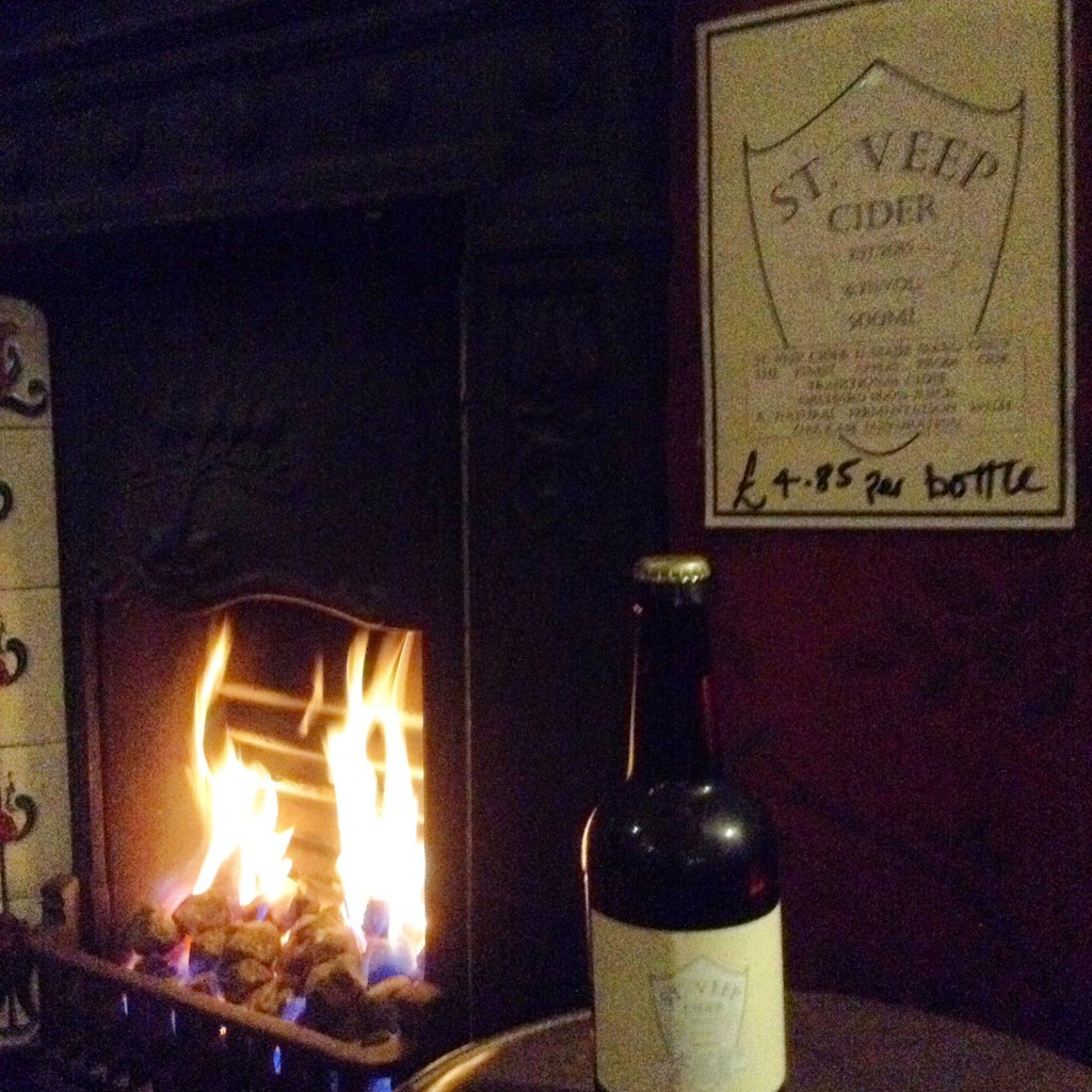 Quinton_House's tweet photo. #stveepcider is back!
Deliciousness from the #southcountry #justforyou #cider #bristol #englishpub #tradictional https://t.co/3fMYHVoUPR
