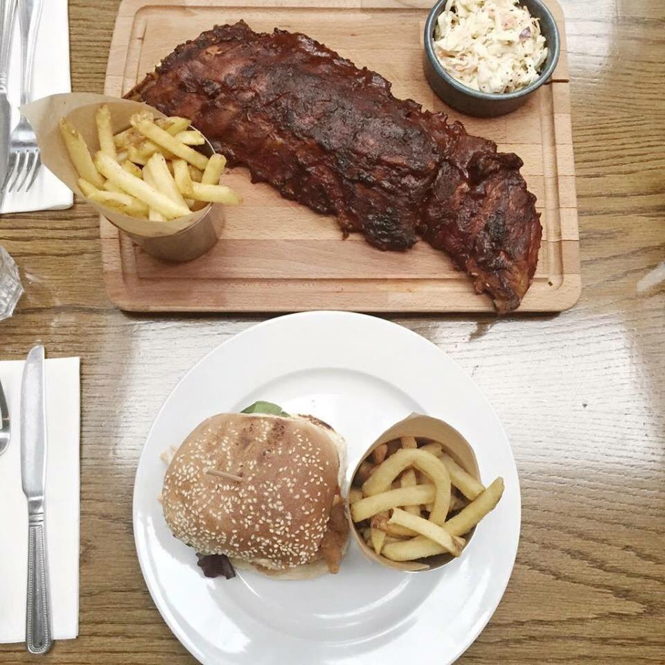 kitchen_62's tweet photo. Dinner vibes 👌 order directly to your door on @marvin_ie Burgers Ribs Wings Fish Taco, Nachos 🙌 https://t.co/XiXeUPV0Ys
