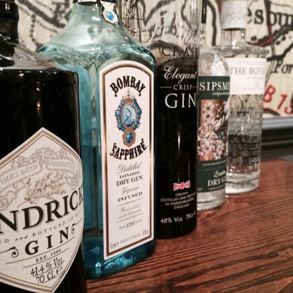 ThePloughBar's tweet image. Post match cocktails? 2 for £10 here all weekend. #adifferentclass