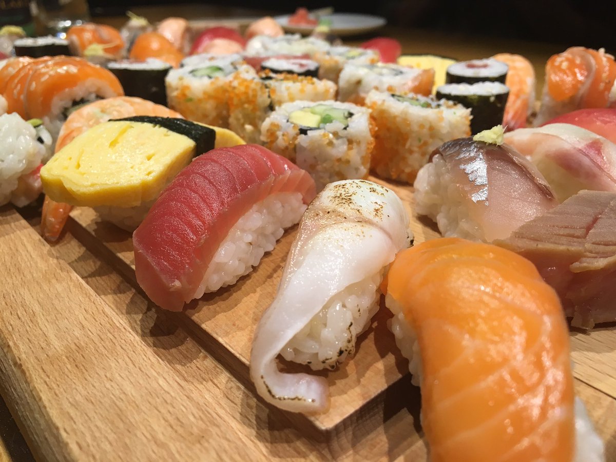 Omg, sushi heaven. Umrli od dobrot.  <a href="/Sushi_Master/">Grega Jagodnik</a> svaaaaaaka čast! 😍🍣 / <a href="/markopotrc/">Marko Potrč</a> <a href="/lilizagar/">Lili Žagar</a> <a href="/AndrejRavnikar/">AndrejRavnikar</a>