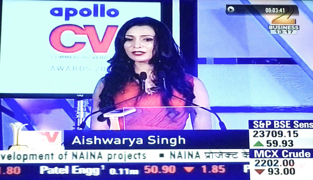 emceeaishwarya's tweet photo. #apollo #apollotyres #cvawards #apollocv #commercialvehicle #2016 #zeebusiness #anchor #aishwaryasingh https://t.co/RosrXAg8f3