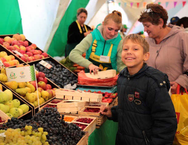 vaonews's tweet photo. В #ВАО утверждён перечень региональных ярмарок и ярмарок выходного дня https://t.co/tUalqLGGMD https://t.co/vaGLX05Ezw