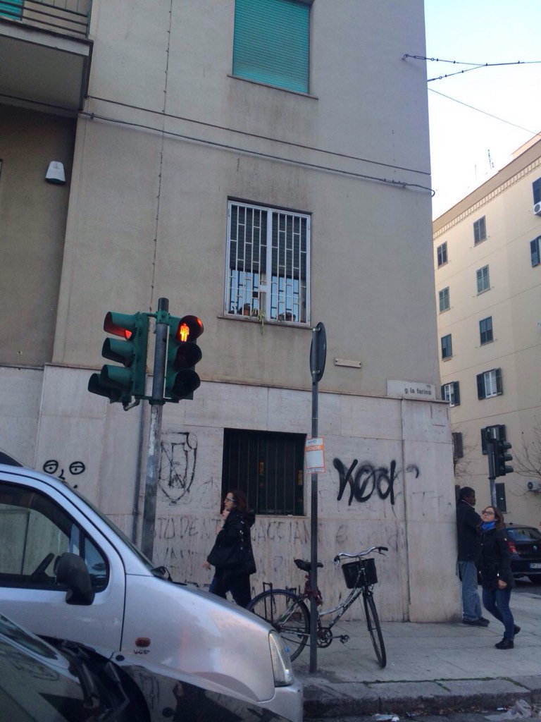 PalermoIndignat's tweet photo. @PALERMOPM sollecitiamo intervento per mancata sincronizzazione semafori via la farina incrocio via Villafranca https://t.co/BbslKOJM7j