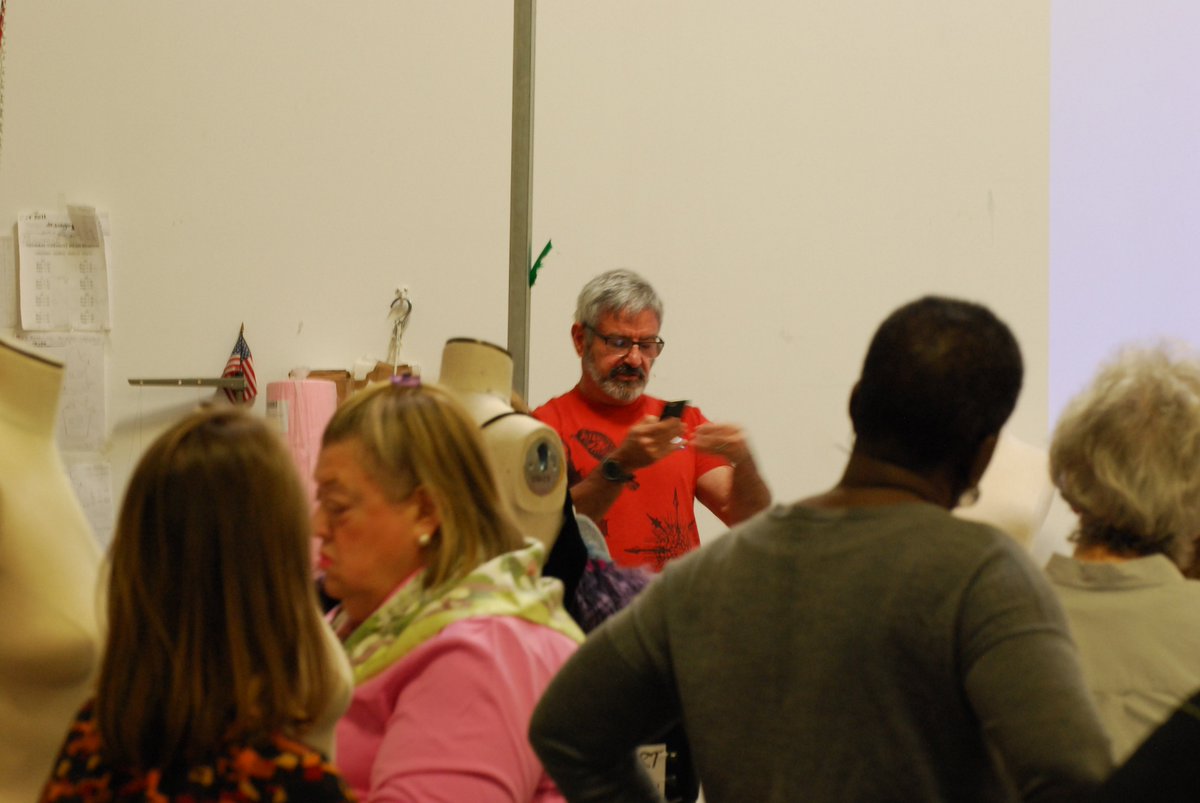 Robert Reed teaching Sculptural Art at the ManneqART Workshop
#HoCoEvents #HoCoArt