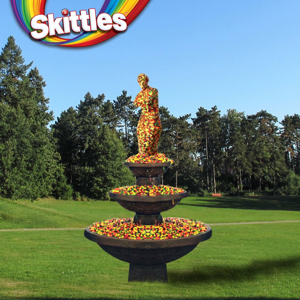 Skittles's tweet photo. That's some pretty #SkittlesArt, right? Now be honest: how long could you contemplate that before eating it? https://t.co/2A1zPad19y