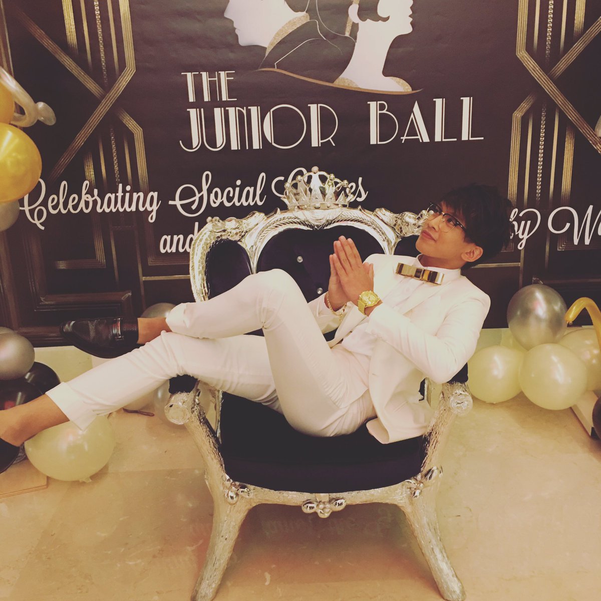 PCuaton's tweet photo. The Great Gatsby 💕❤️🤓 #prom2k16 #danielpadillalook #allwhite #midnightmemories #juniorball https://t.co/mwBGfrKqyV