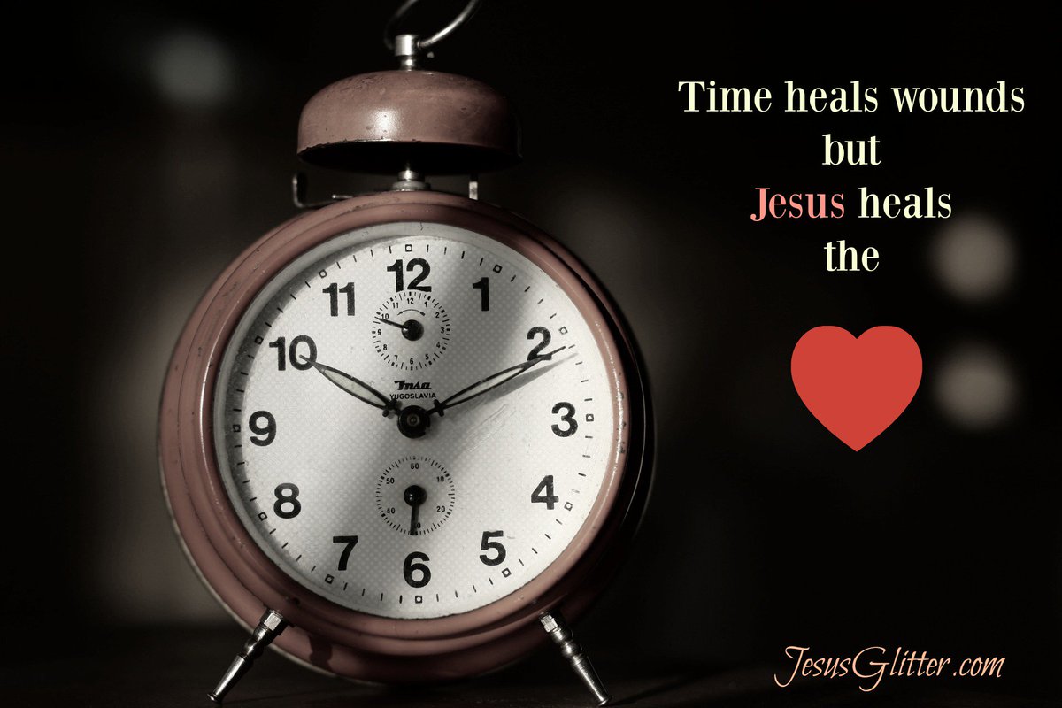 JesusGlitter77's tweet photo. Jesus heals the brokenhearted! #YouAreNotAlone #Jesus #jesuscalling #InHisEmbrace https://t.co/C6bZBRlOXx