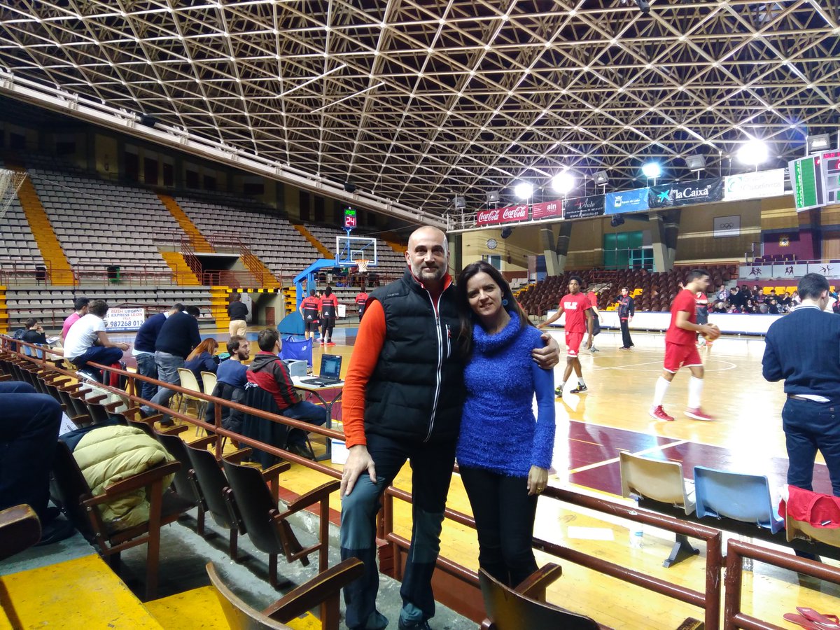 carlotaamigo's tweet photo. Baloncesto liga #LIGEBA, ALN ULE contra Mieres, #leonesp https://t.co/RStZ0ERqMZ