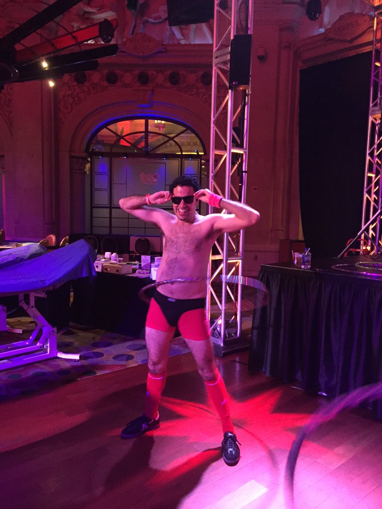 MasqueradeNOLA's tweet photo. Hula Hoop master aka @KennyLopez_TV @CupidRunNOLA @MasqueradeNOLA @harrahsnola https://t.co/0eBzIZk3xM