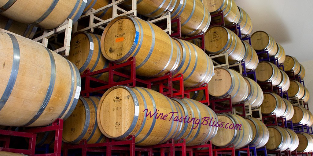 WineTasteBliss's tweet photo. Here is the inside story on wine barrels: https://t.co/lth6p8Fuem https://t.co/sfNVVWMu73