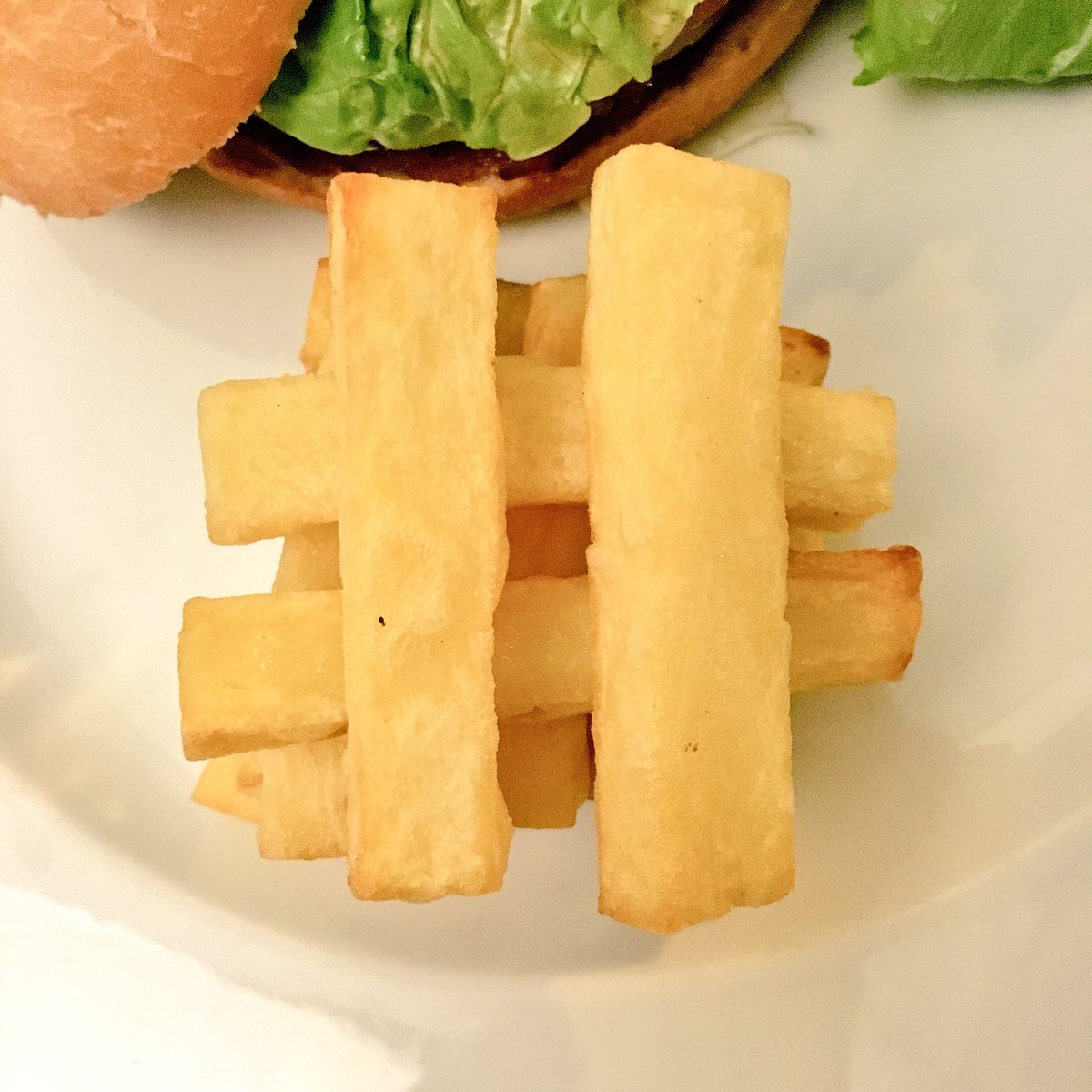 kcavery's tweet photo. Cannot ever pass up fries.... much less #Hashtagfries @FP_BCN La Avenida - Four Points BCN Diagonal https://t.co/ofVuU7gndK