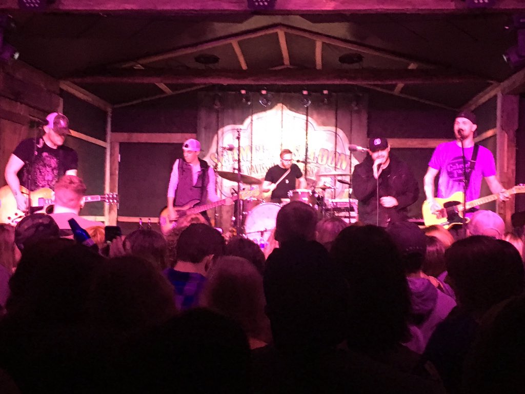 adamDombeck5's tweet photo. @JonTLangston awesome show last night! https://t.co/lR6QmLxf95