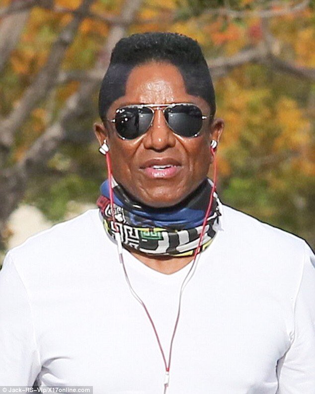 Jermaine Jackson On Twitter Friends Don T Pay Tribute By